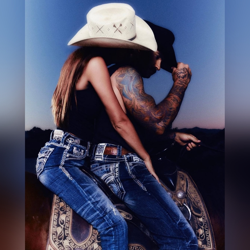 "ROCK REVIVAL Stacey Straight Stretch Jean"